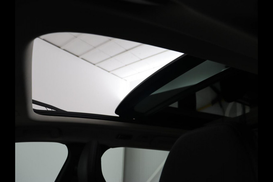 Volvo V90 2.0 T6 AWD Inscription Plug In | Panoramadak | Leder | Stoel & stuurverwarming | Trekhaak | Camera | Head-Up | Adaptive cruise | Achterbankverwarming | PHEV | Plug In