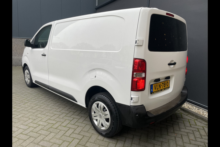 Opel Vivaro 2.0 CDTI L2H1 Edition 2 zitplaatsen voor - Airco - Cruise control - Parkeersensoren voor en achter - Apple carplay - Bluetooth - Tussenschot volledig - Zijschuifdeur rechts - Elektrische ramen voor - Centrale deur