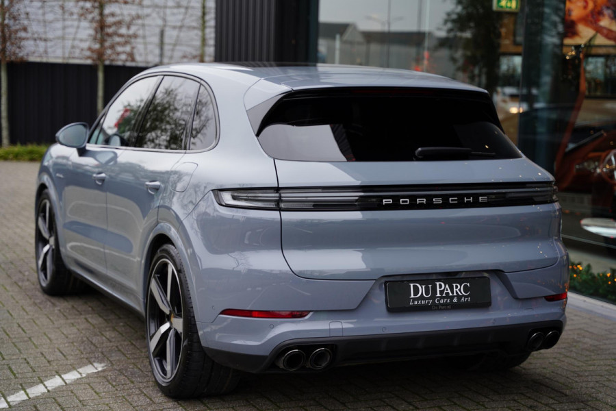 Porsche Cayenne 4.0 Turbo E-Hybrid Barrique Red