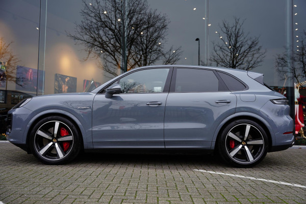 Porsche Cayenne 4.0 Turbo E-Hybrid Barrique Red