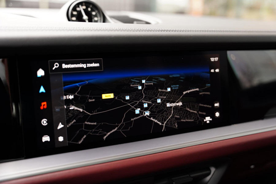 Porsche Cayenne 4.0 Turbo E-Hybrid Barrique Red