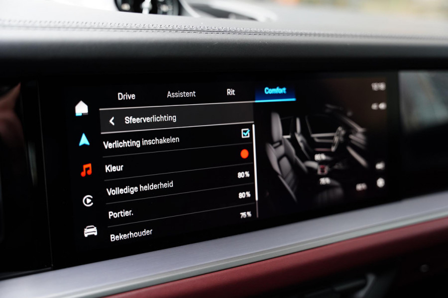 Porsche Cayenne 4.0 Turbo E-Hybrid Barrique Red