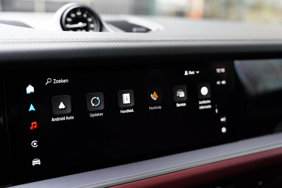 Porsche Cayenne 4.0 Turbo E-Hybrid Barrique Red