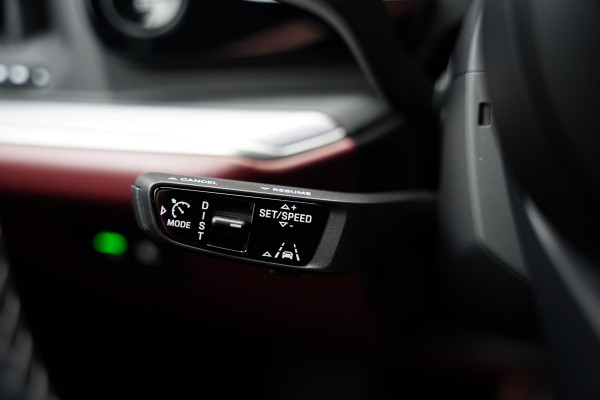 Porsche Cayenne 4.0 Turbo E-Hybrid Barrique Red