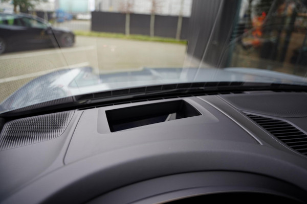 Porsche Cayenne 4.0 Turbo E-Hybrid Barrique Red