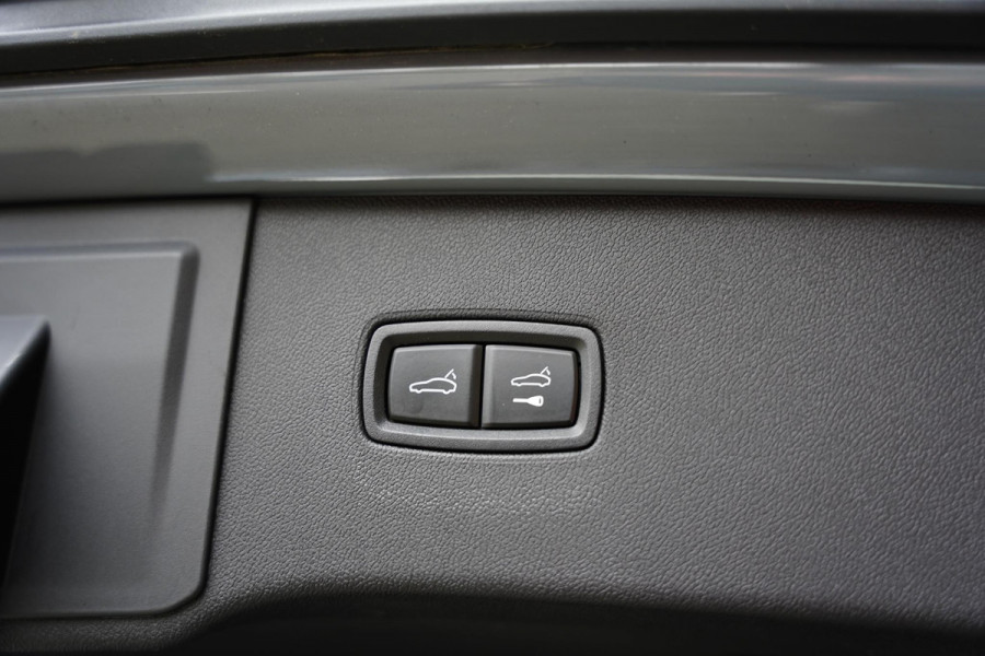 Porsche Cayenne 4.0 Turbo E-Hybrid Barrique Red