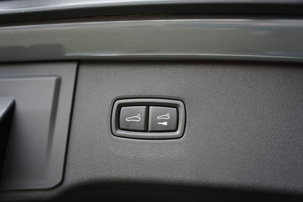 Porsche Cayenne 4.0 Turbo E-Hybrid Barrique Red