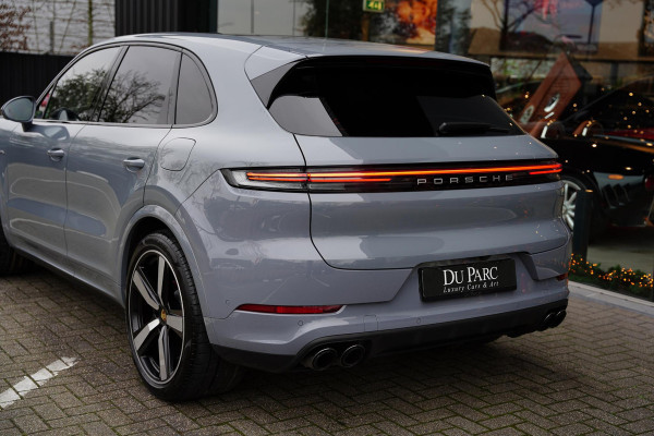 Porsche Cayenne 4.0 Turbo E-Hybrid Barrique Red