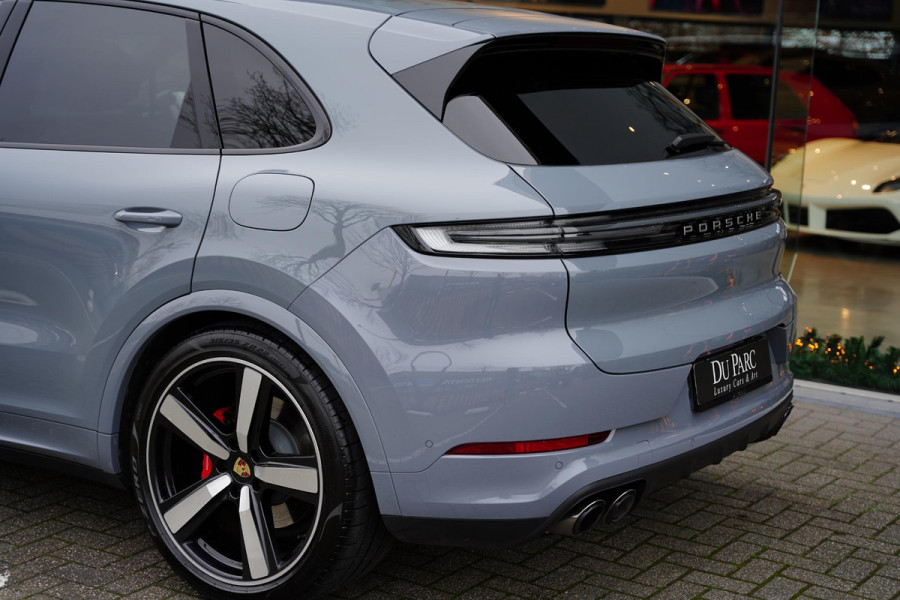 Porsche Cayenne 4.0 Turbo E-Hybrid Barrique Red