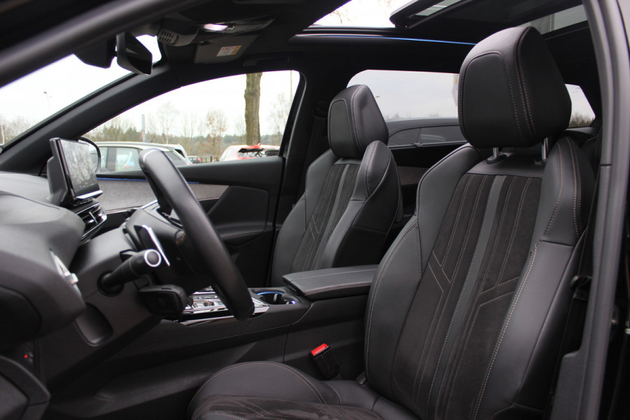 Peugeot 5008 1.2 PureTech Allure Pack 7p. / Panoramadak / Camera / Half leder / LED Koplampen / 19'' / Stoelverwarming / DAB / Dodehoek / Cruise Control