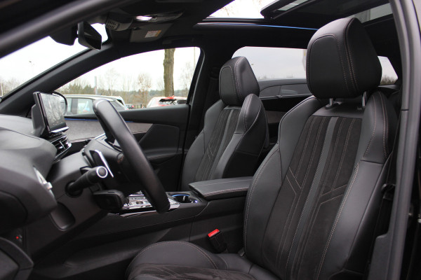 Peugeot 5008 1.2 PureTech Allure Pack 7p. / Panoramadak / Camera / Half leder / LED Koplampen / 19'' / Stoelverwarming / DAB / Dodehoek / Cruise Control