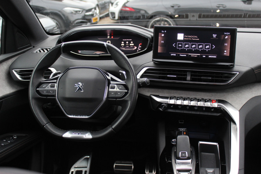 Peugeot 5008 1.2 PureTech Allure Pack 7p. / Panoramadak / Camera / Half leder / LED Koplampen / 19'' / Stoelverwarming / DAB / Dodehoek / Cruise Control