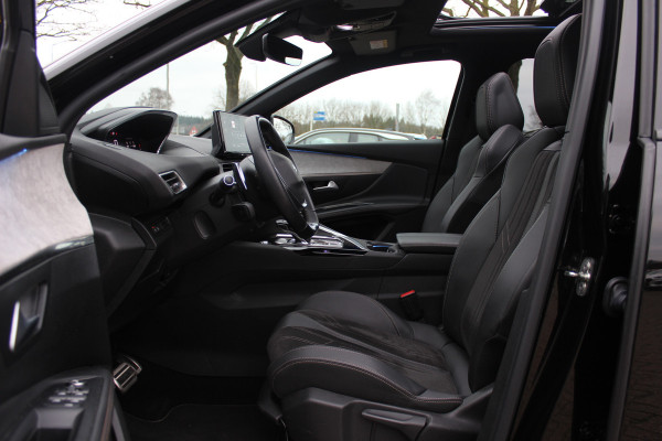Peugeot 5008 1.2 PureTech Allure Pack 7p. / Panoramadak / Camera / Half leder / LED Koplampen / 19'' / Stoelverwarming / DAB / Dodehoek / Cruise Control