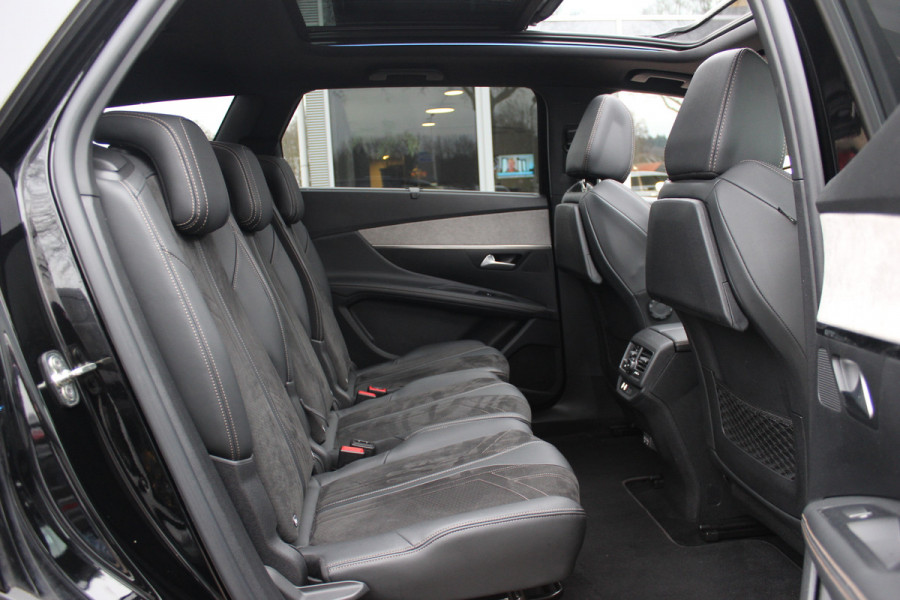 Peugeot 5008 1.2 PureTech Allure Pack 7p. / Panoramadak / Camera / Half leder / LED Koplampen / 19'' / Stoelverwarming / DAB / Dodehoek / Cruise Control
