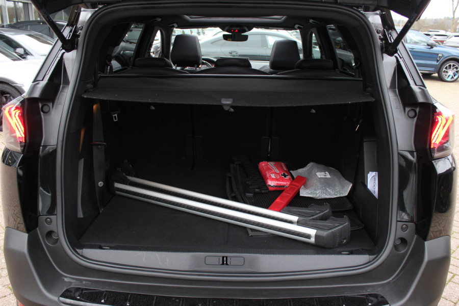Peugeot 5008 1.2 PureTech Allure Pack 7p. / Panoramadak / Camera / Half leder / LED Koplampen / 19'' / Stoelverwarming / DAB / Dodehoek / Cruise Control