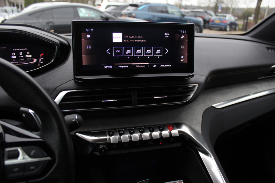Peugeot 5008 1.2 PureTech Allure Pack 7p. / Panoramadak / Camera / Half leder / LED Koplampen / 19'' / Stoelverwarming / DAB / Dodehoek / Cruise Control