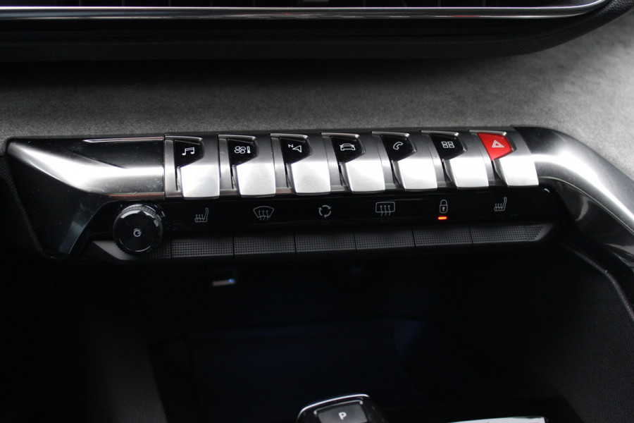 Peugeot 5008 1.2 PureTech Allure Pack 7p. / Panoramadak / Camera / Half leder / LED Koplampen / 19'' / Stoelverwarming / DAB / Dodehoek / Cruise Control