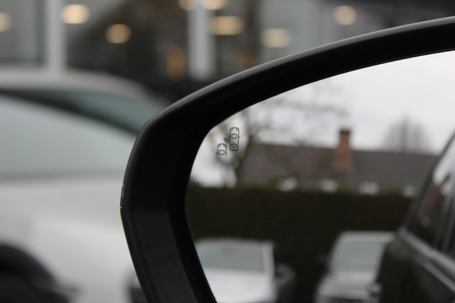 Peugeot 5008 1.2 PureTech Allure Pack 7p. / Panoramadak / Camera / Half leder / LED Koplampen / 19'' / Stoelverwarming / DAB / Dodehoek / Cruise Control