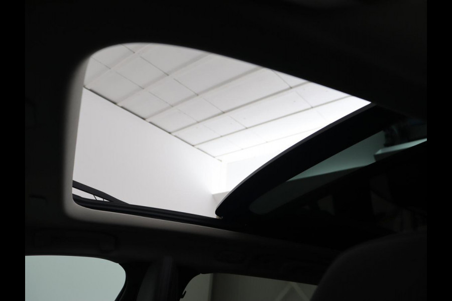 Volvo V60 2.0 T6 Plug-in hybrid AWD | Panoramadak | Trekhaak | Camera | Harman/Kardon | Leder | Stoel & Stuurverwarming