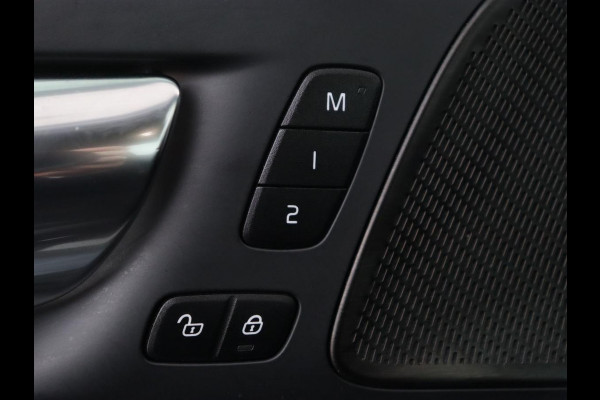 Volvo V60 2.0 T6 Plug-in hybrid AWD | Panoramadak | Trekhaak | Camera | Harman/Kardon | Leder | Stoel & Stuurverwarming