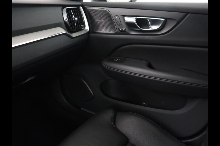 Volvo V60 2.0 T6 Plug-in hybrid AWD | Panoramadak | Trekhaak | Camera | Harman/Kardon | Leder | Stoel & Stuurverwarming