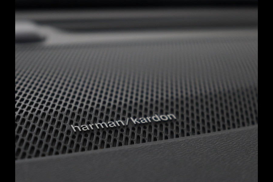 Volvo V60 2.0 T6 Plug-in hybrid AWD | Panoramadak | Trekhaak | Camera | Harman/Kardon | Leder | Stoel & Stuurverwarming