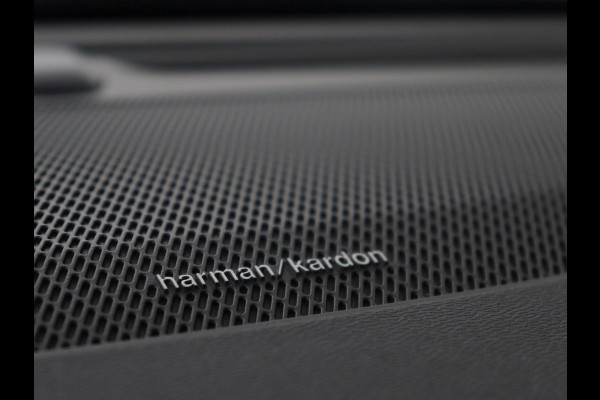 Volvo V60 2.0 T6 Plug-in hybrid AWD | Panoramadak | Trekhaak | Camera | Harman/Kardon | Leder | Stoel & Stuurverwarming