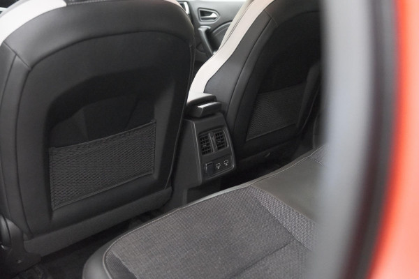 Renault Captur Mild Hybrid 140 EDC Intens | Navigatie | Camera | Cruise Control | Climate Control