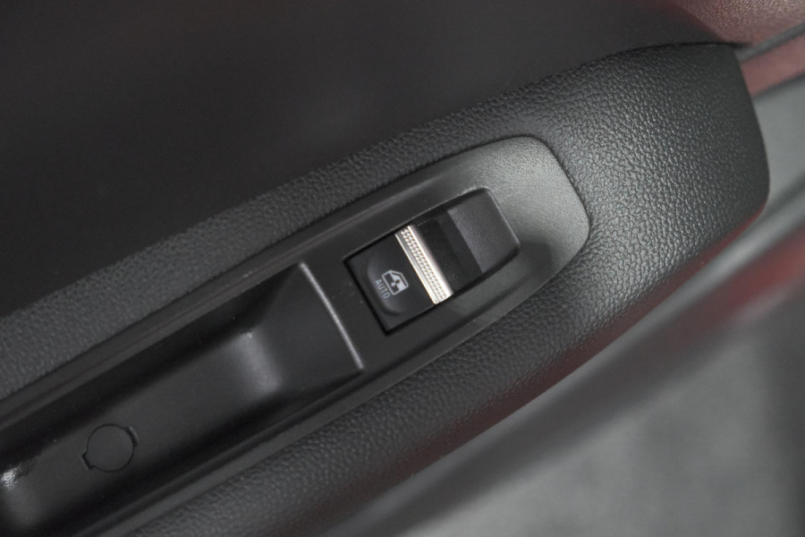 Renault Captur Mild Hybrid 140 EDC Intens | Navigatie | Camera | Cruise Control | Climate Control