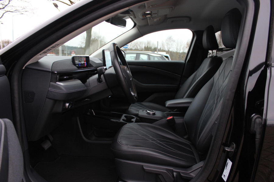 Ford Mustang Mach-E RWD 75 kWh / Trekhaak / 360Camera / Leder / 18'' / Keyless / DAB / B&O / Stoelverwarming / ACC