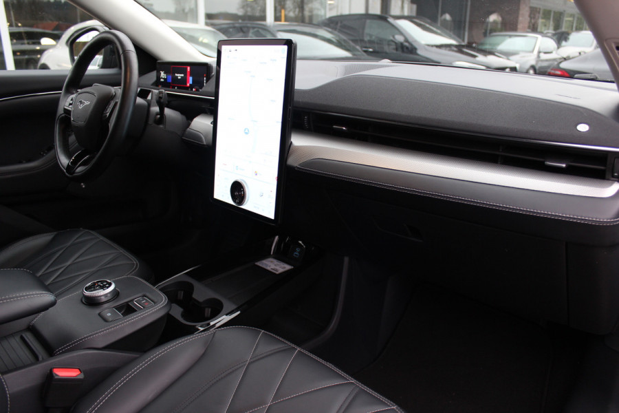 Ford Mustang Mach-E RWD 75 kWh / Trekhaak / 360Camera / Leder / 18'' / Keyless / DAB / B&O / Stoelverwarming / ACC
