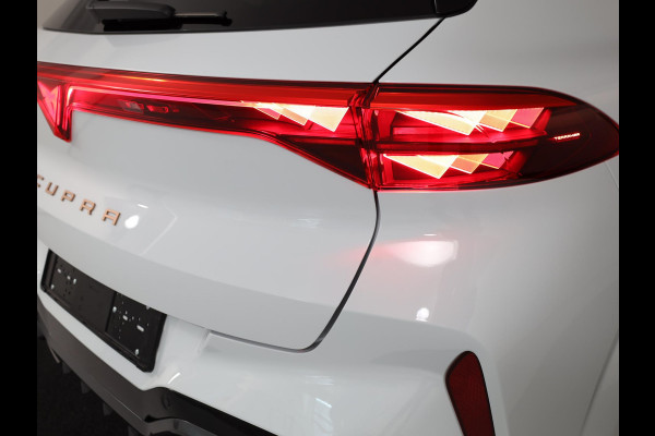 CUPRA Terramar 1.5 TSI e-Hybrid 204pk | Wegklapbare trekhaak | Navigatie via App | Matrix led verlichting | Parkeercamera