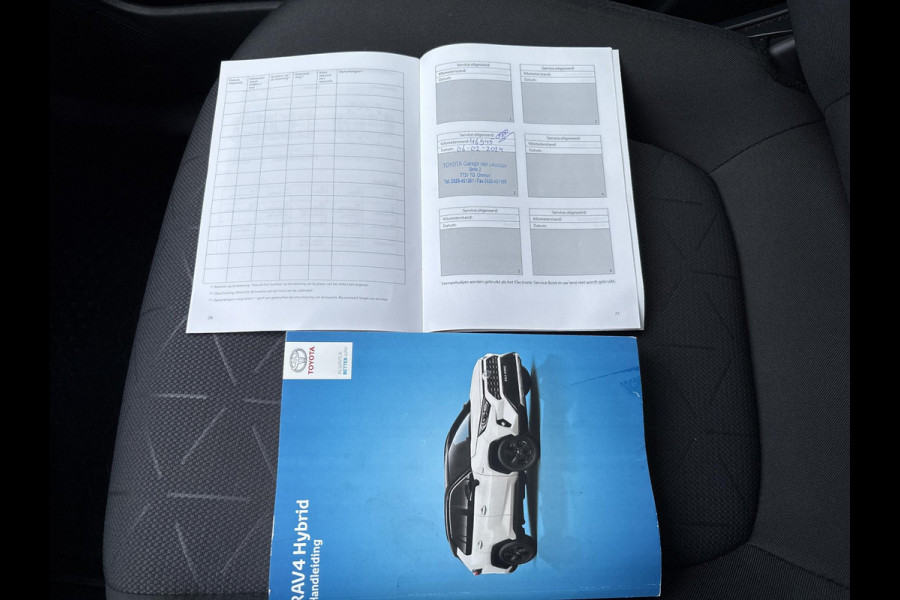 Toyota RAV4 2.5 Hybrid Black Edition | Stoelverwarming | Camera | Climate control | Cruise control