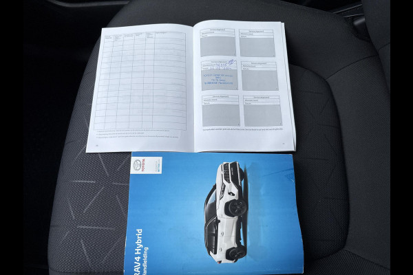 Toyota RAV4 2.5 Hybrid Black Edition | Stoelverwarming | Camera | Climate control | Cruise control