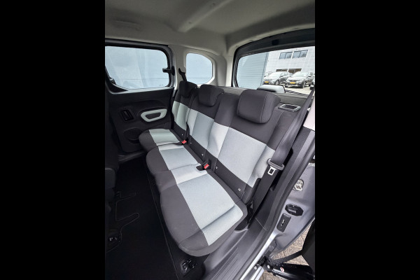 Citroën Berlingo 110pk Feel (Airco - Navigatie via APP - Parkeersensoren - Cruise Controle - 2x schuifdeuren)