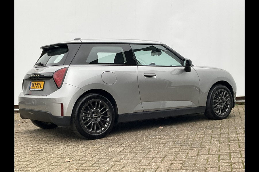 MINI Cooper E Essential 40.7 kWh Carplay DAB Camera Nieuwstaat