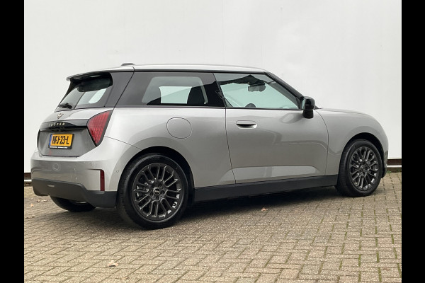 MINI Cooper E Essential 40.7 kWh Carplay DAB Camera Nieuwstaat