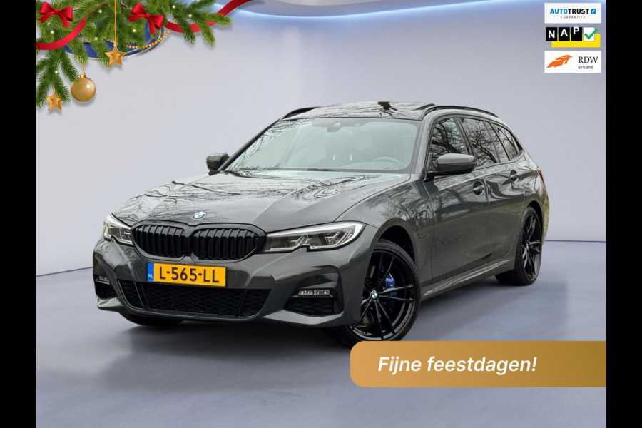 BMW 3 Serie Touring 330e M sport individual, dravitgrau, panoramadak ,laser,elec bedienbare trekhaak, vol opties, nl auto met nap
