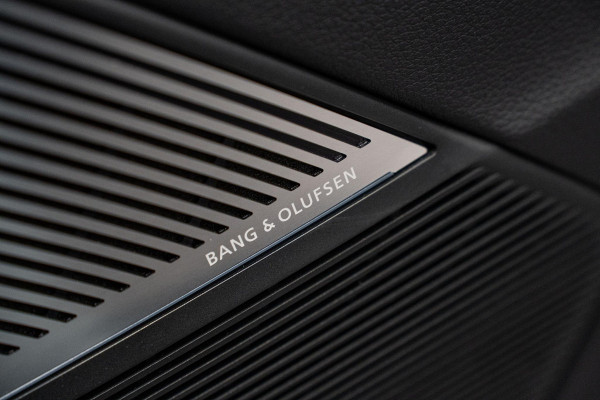 Audi Q8 60 TFSI e quattro Pro Line S Competition *Bang & Olufsen Advanced / AWD-Besturing / Stoelventilatie + Massage / Panorama / Soft-Close / Surround-View / HUD*