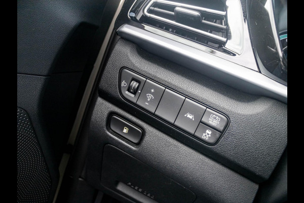 Kia Niro 1.6 GDi Hybrid DynamicLine l navigatie l achteruitrij camera l parkeersensoren l