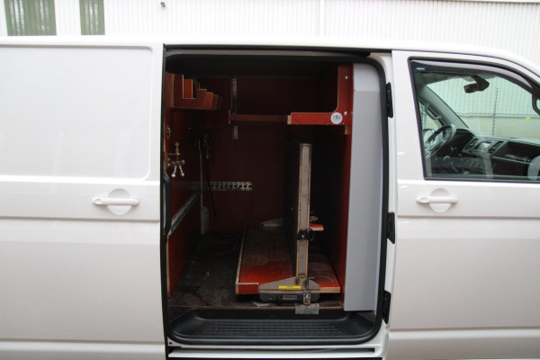 Volkswagen Transporter 2.0 TDI 102PK L1H1 Highline / Multi stuur / PDC 2x / Klep / Cruise