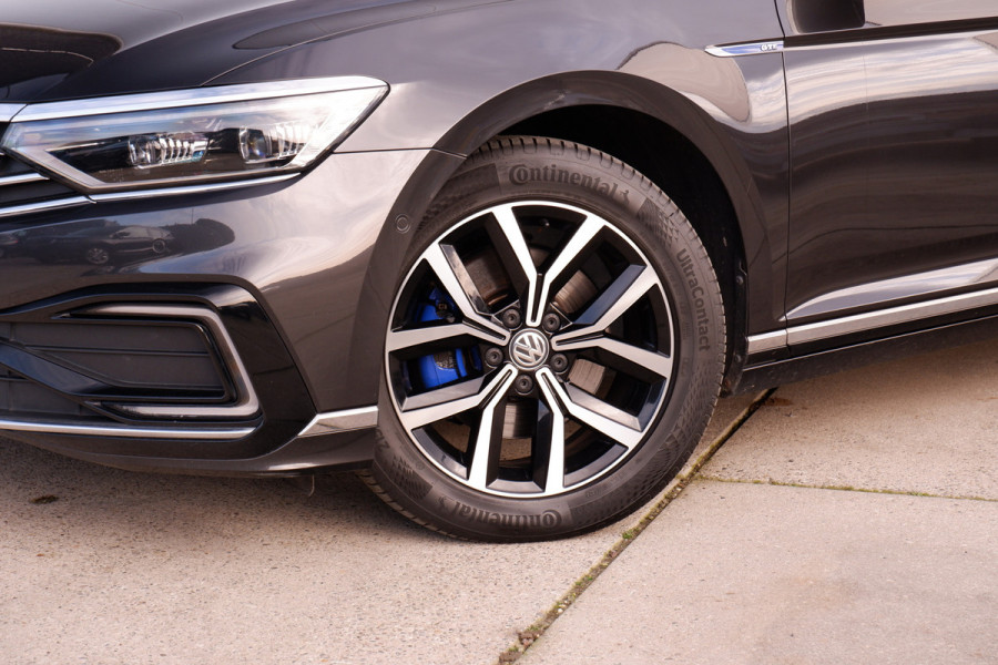 Volkswagen Passat Variant 1.4 TSI PHEV GTE Business | Elek Trekhaak | Virtual | LED | Camera | Carplay | Memory | Navi