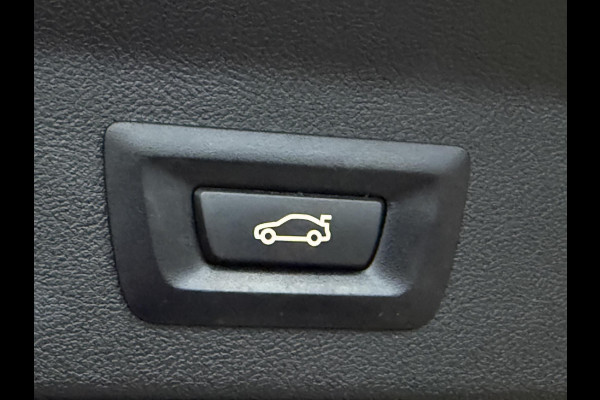 BMW X3 xDrive20i M SPORT | PANORAMA | TREKHAAK | SPORTSTOELEN | LEDER | CAMERA |