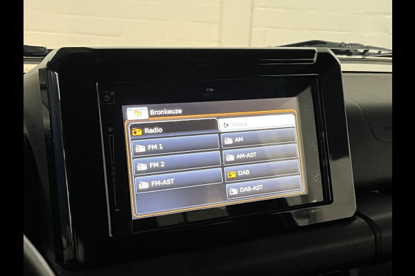 Suzuki Jimny 1.5 Stijl 4 persoons | Trekhaak | Stoelverwarming | Cruise Control | ​Carplay