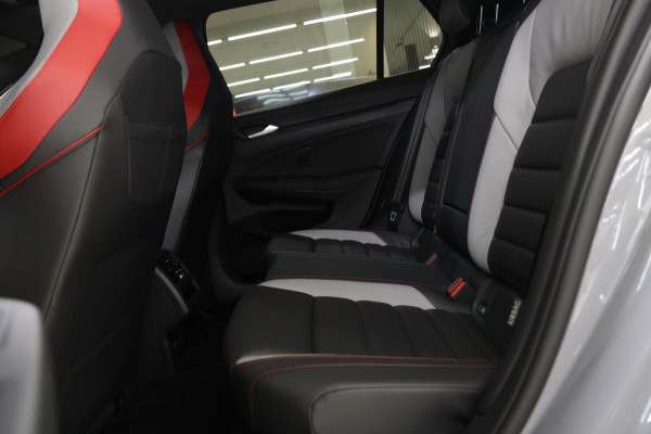 Volkswagen GOLF CLUBSPORT 2.0 TSI BLACK STYLE /NURBURGRING/PANO/HUD/CARPLAY/IQ-LIGHT/VOLL