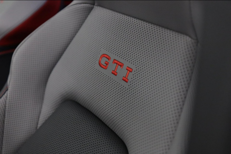 Volkswagen GOLF CLUBSPORT 2.0 TSI BLACK STYLE /NURBURGRING/PANO/HUD/CARPLAY/IQ-LIGHT/VOLL