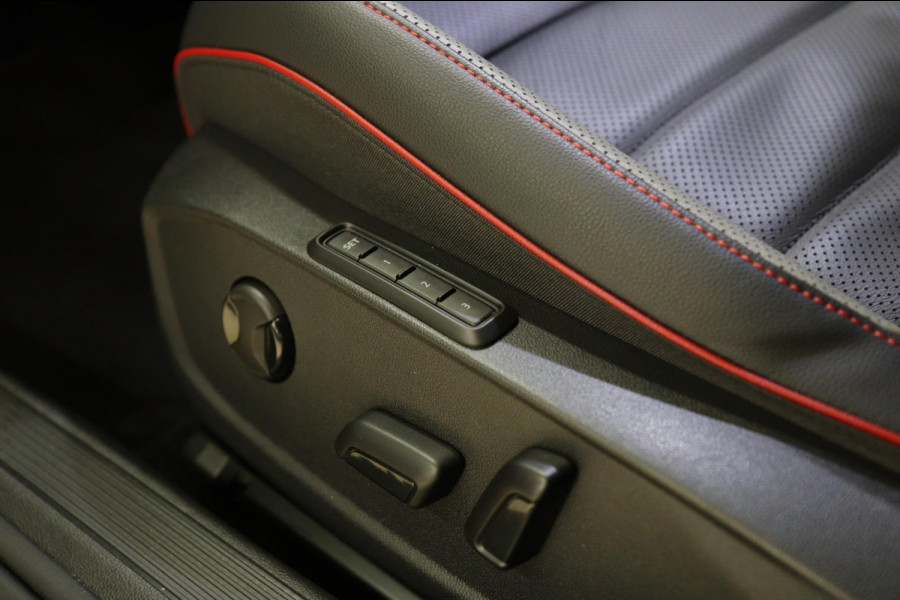 Volkswagen GOLF CLUBSPORT 2.0 TSI BLACK STYLE /NURBURGRING/PANO/HUD/CARPLAY/IQ-LIGHT/VOLL