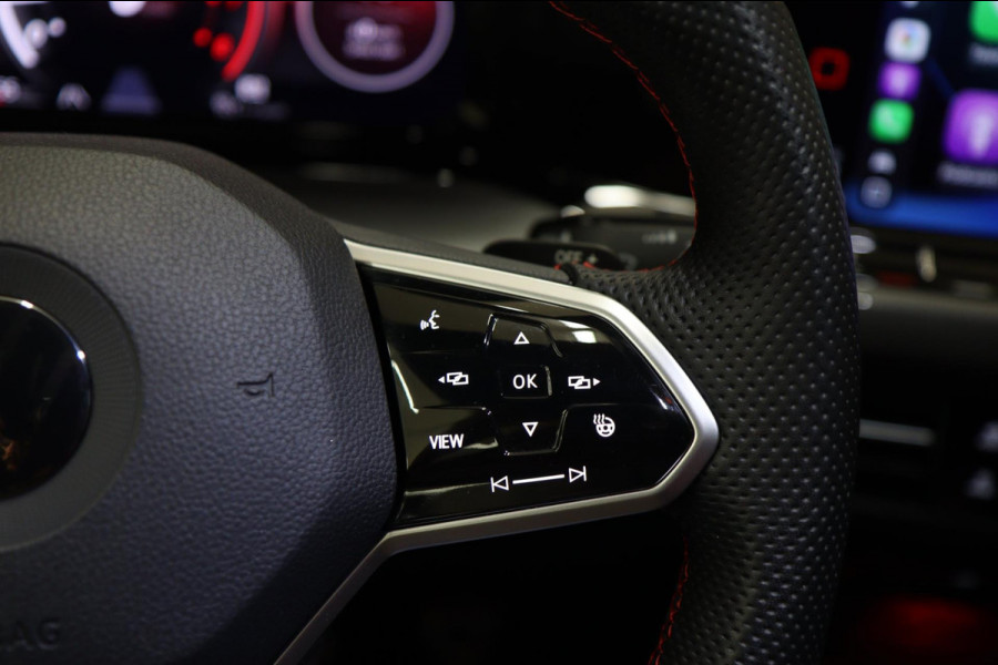 Volkswagen GOLF CLUBSPORT 2.0 TSI BLACK STYLE /NURBURGRING/PANO/HUD/CARPLAY/IQ-LIGHT/VOLL