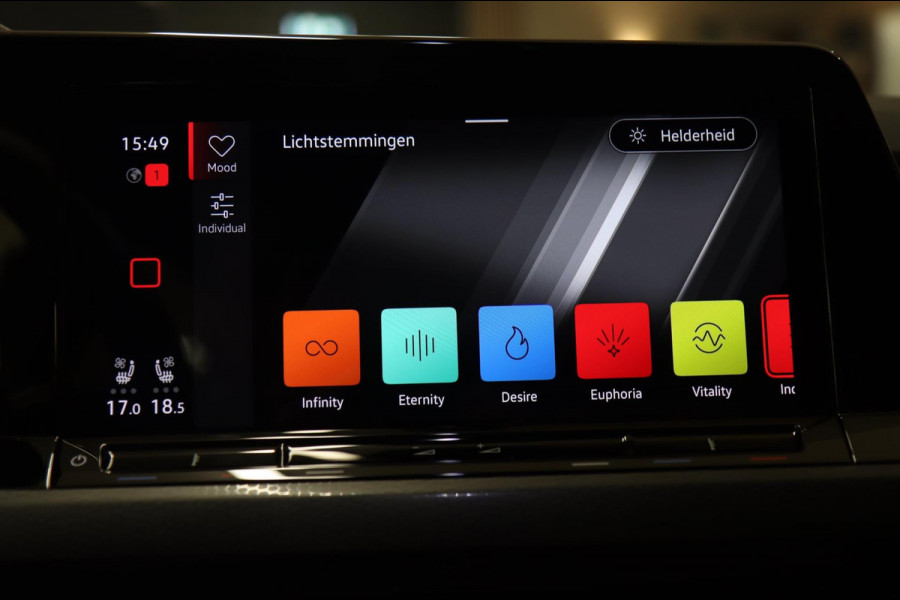 Volkswagen GOLF CLUBSPORT 2.0 TSI BLACK STYLE /NURBURGRING/PANO/HUD/CARPLAY/IQ-LIGHT/VOLL