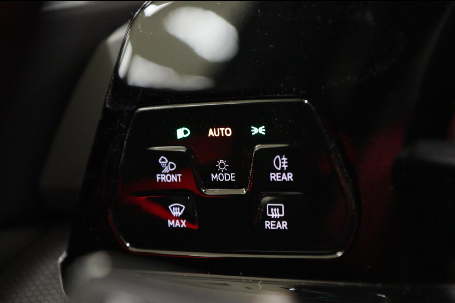 Volkswagen GOLF CLUBSPORT 2.0 TSI BLACK STYLE /NURBURGRING/PANO/HUD/CARPLAY/IQ-LIGHT/VOLL